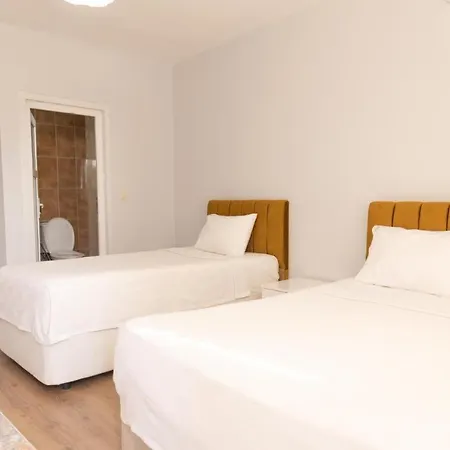 Elit 61 Hotel *