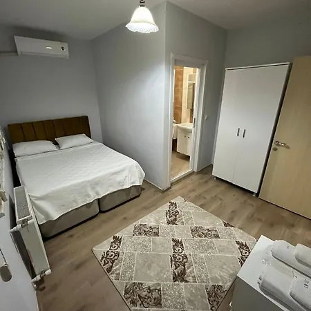 Hotel Elit 61 *