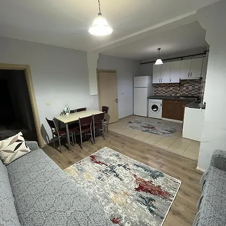 Hotel Elit 61 *