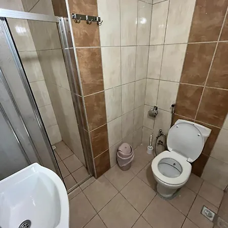 Hotel Elit 61 *