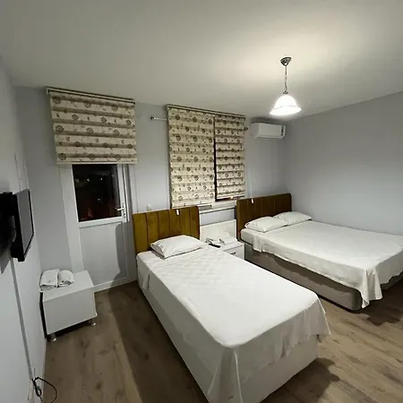 Elit 61 Hotel *